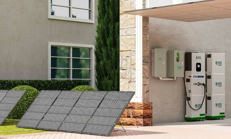 Une installation photovoltaïque couplée à une batterie résidentielle.