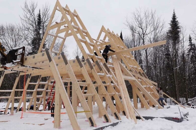 Une architecture en forme de A.