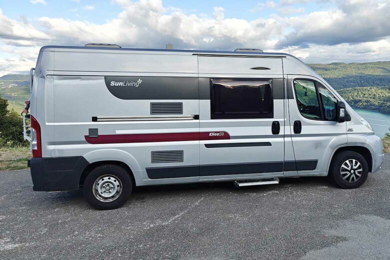 Un Fiat Ducato aménagé.
