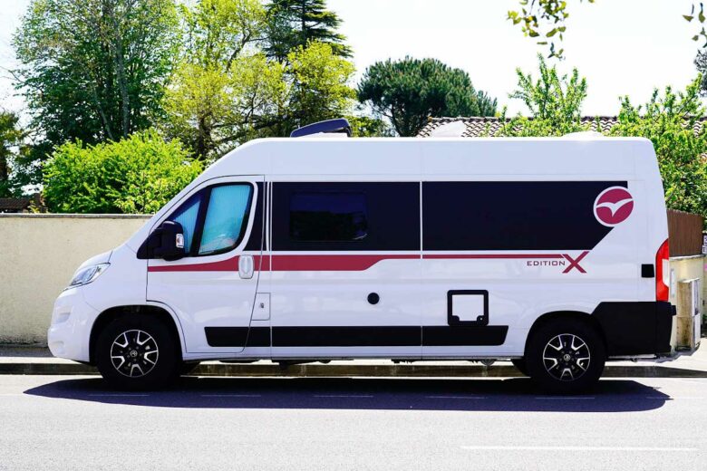 Un van aménagé à partir d'un citroën Jumper.