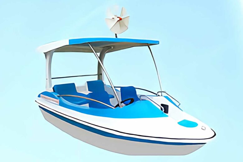 L'inventeur propose également des bateau avec panneaux solaires et éoliennes.