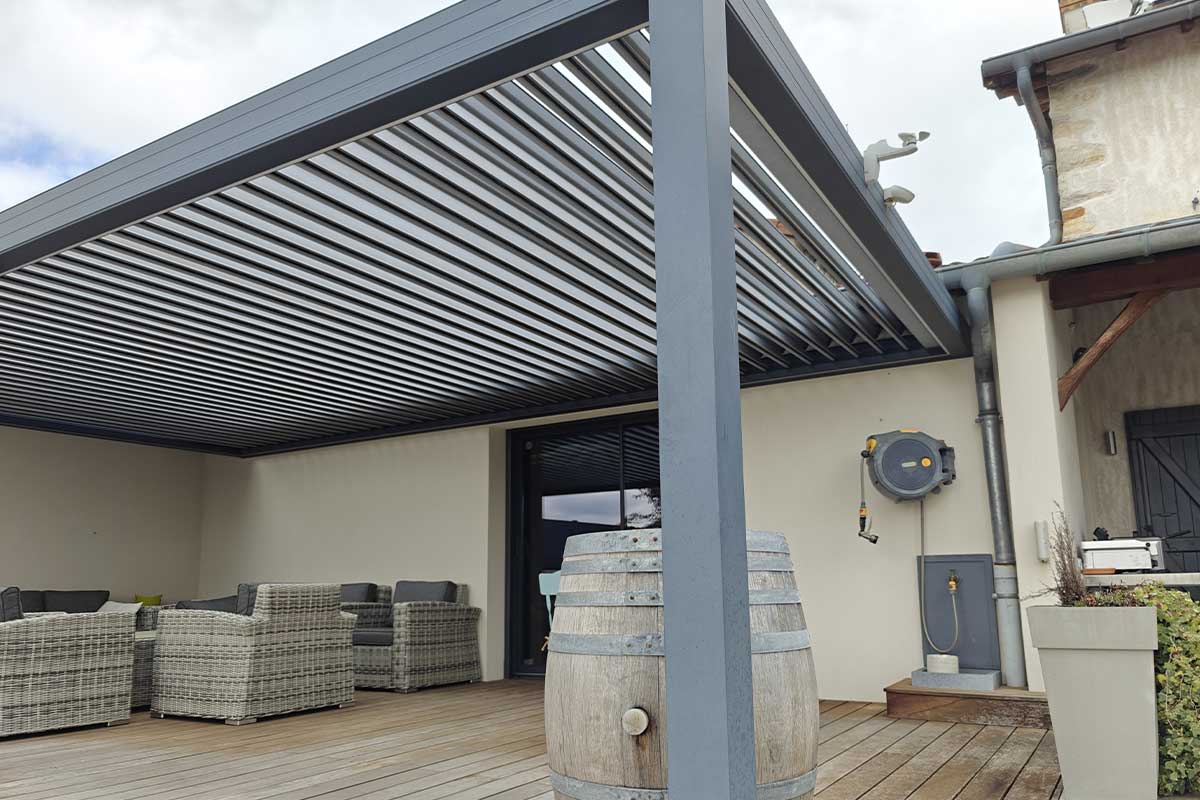 Une pergola bioclimatique.