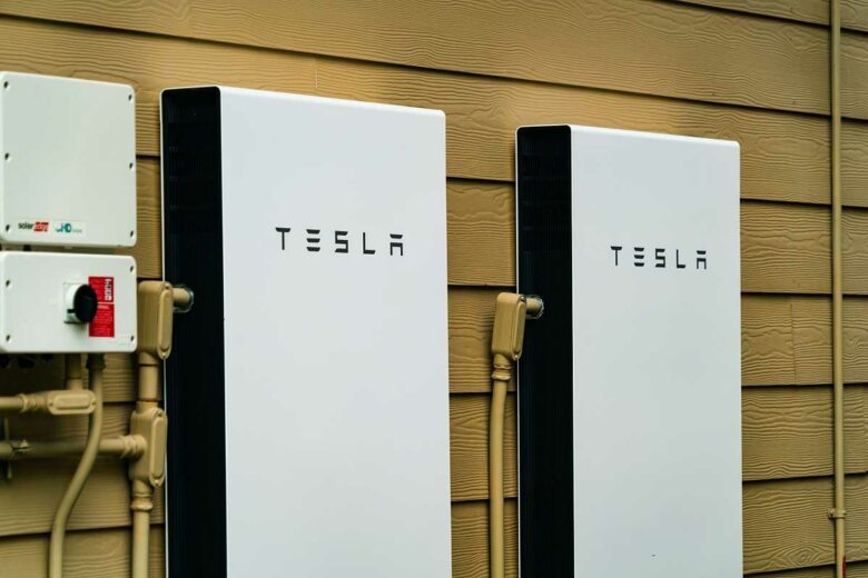 Des batteries Powerwall de tesla.