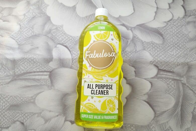 Le nettoyant multi-usages Fabulosa Lemon Sherbet, repéré chez Action, pour une maison propre et citronnée.
