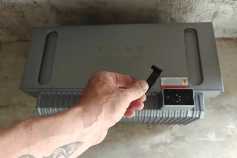 L'installation de la batterie domestique.
