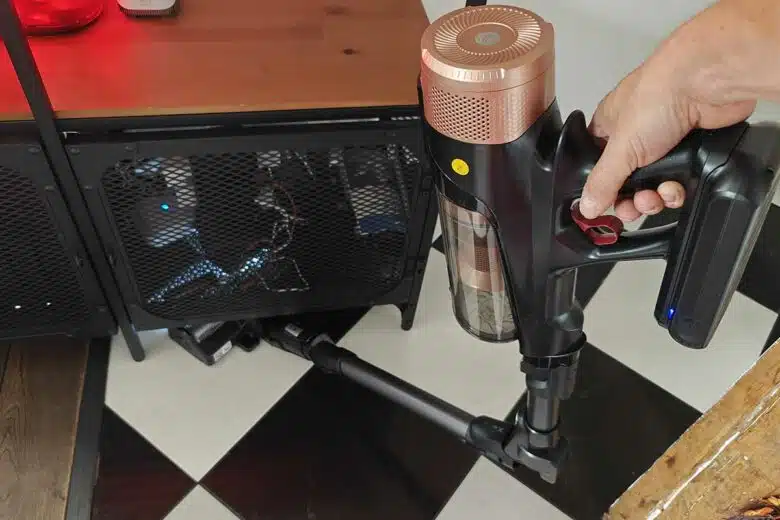 Plus besoin de se contorsionner avec le système de pliage intelligent. 