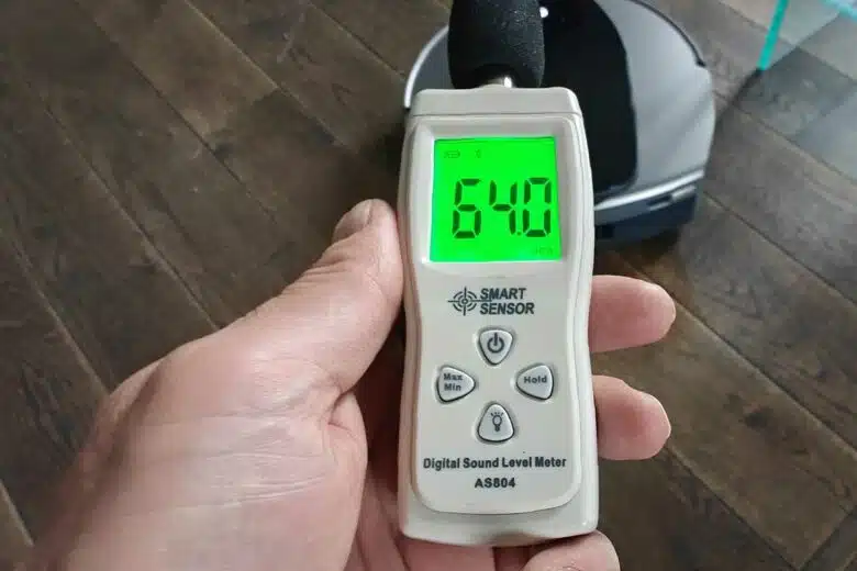 Un robot aspirateur silencieux.