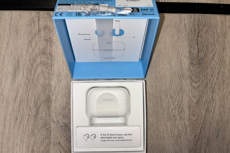 Une présentation claire du contenu et des indications d’utilisation des Soundcore AeroClip by Anker, dès l’ouverture.