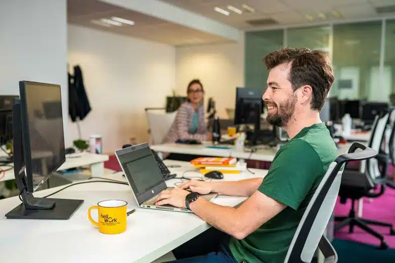 Comment se trouver un travail rapidement avec HelloWork ?