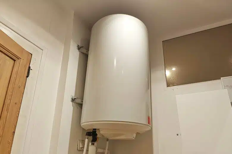 Un ballon d'eau chaude.