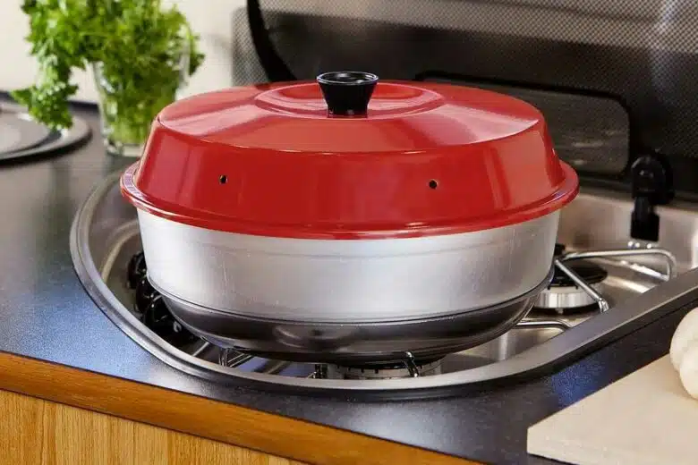 Un four portable OMNIA qui s'utilise sur des feux au gaz.