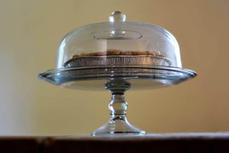 Une cloche pour protéger les aliments.