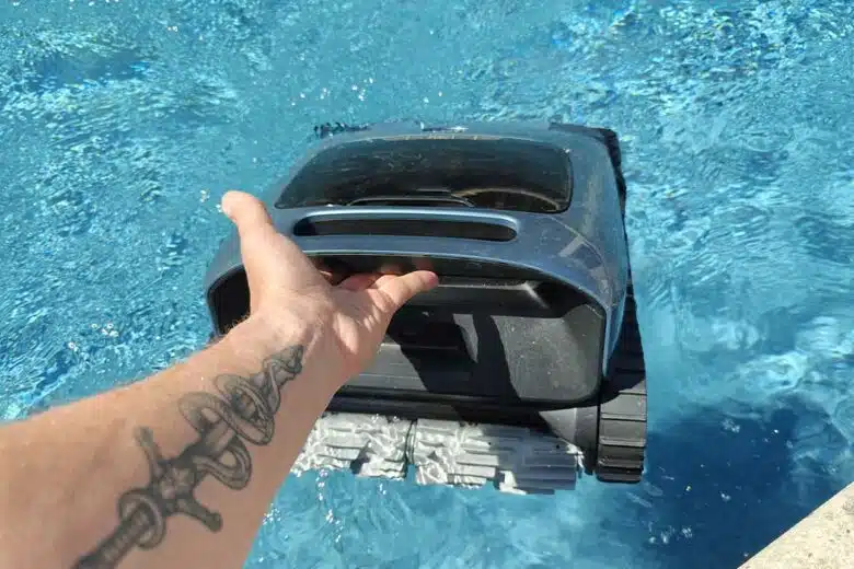 Un robot de piscine.