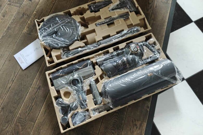 Le contenu du carton.