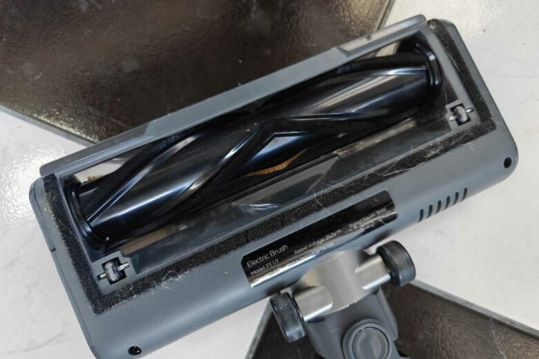 La brosse anti-enchevêtrement.