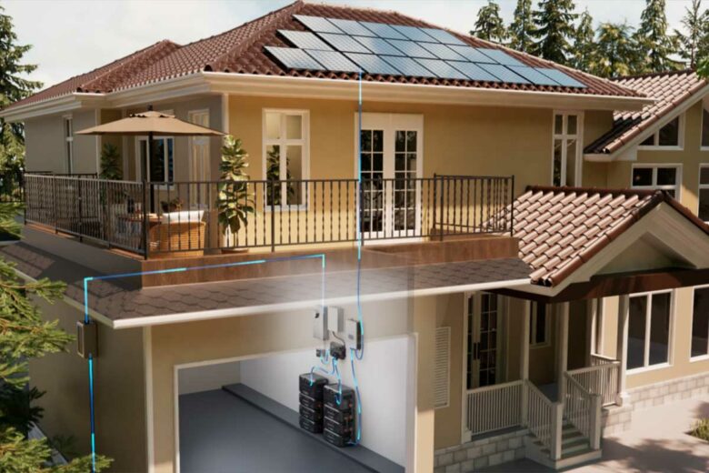 La station se recharge avec le soleil ou l’électricité en heures creuses, puis alimente votre maison aux heures pleines.