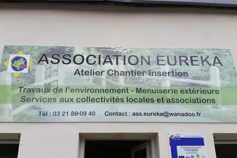 L'association Eurêka et ses adhérents fabriquent des pièges en bois pour lutter contre les frelons asiatiques et retrouver une activité professionnelle.
