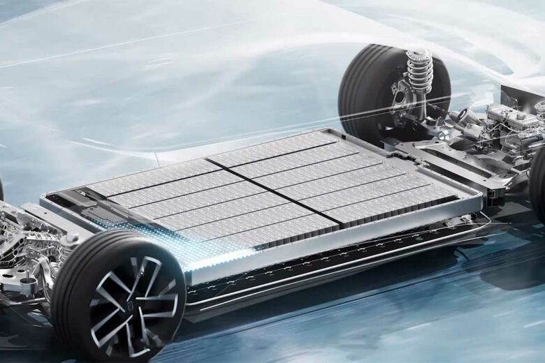 Batterie de voiture électrique au niveau du plancher.