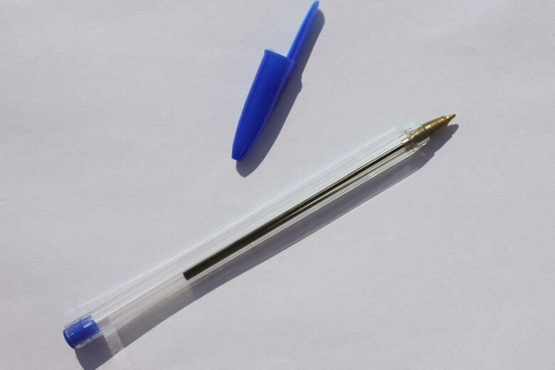 Un stylo bille Bic.