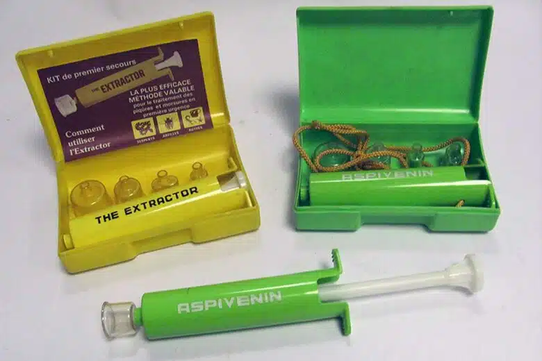 Un kit aspivenin.