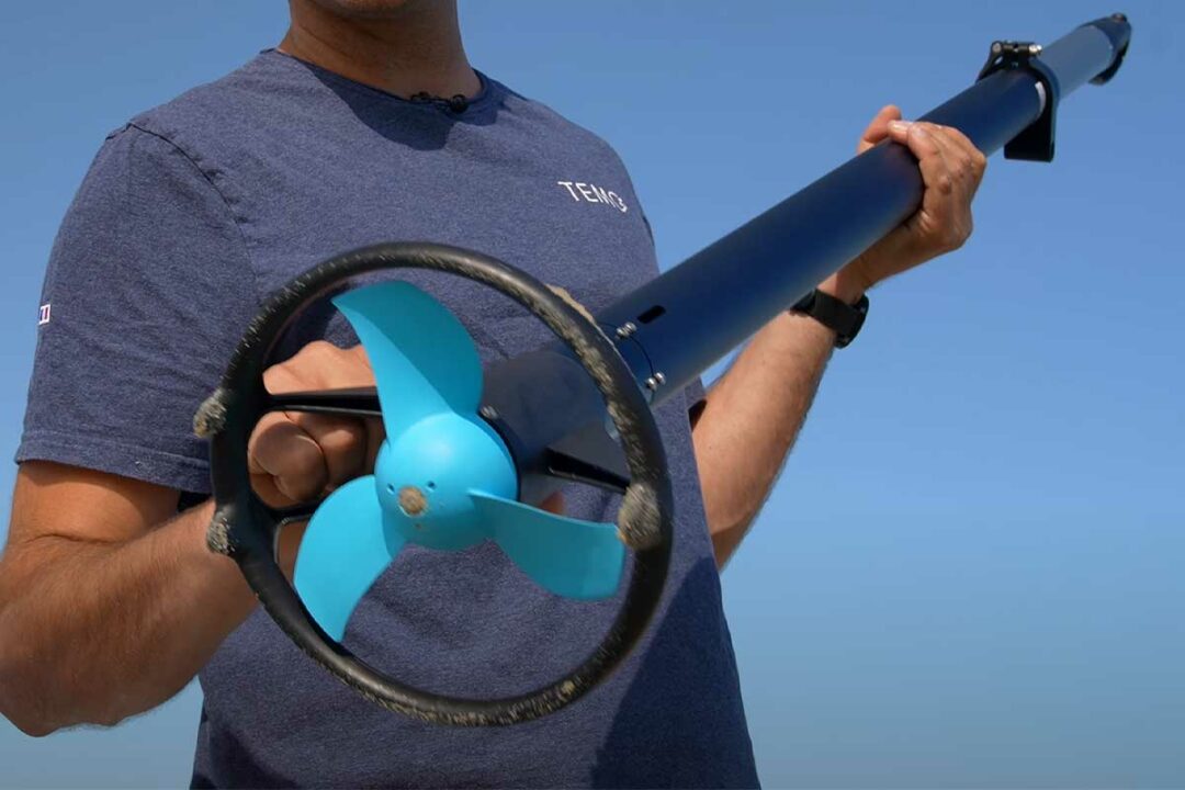 Un moteur électrique pour petite embarcation.