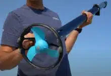Un moteur électrique pour petite embarcation.