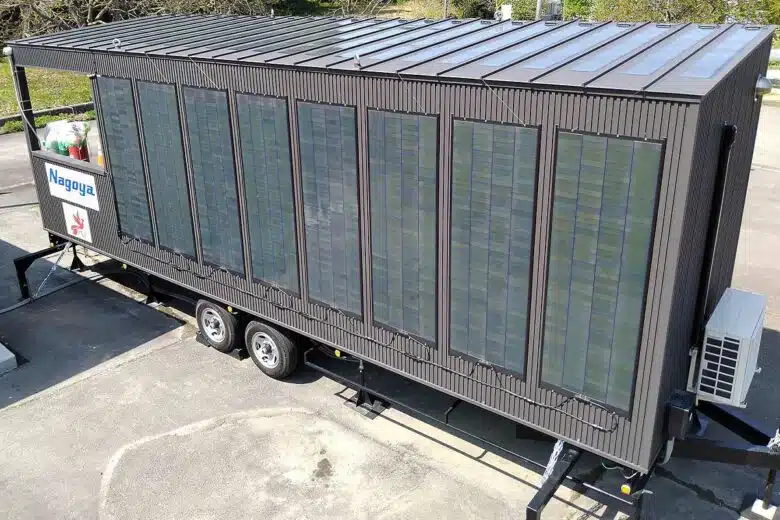 Une caravane de démonstration pour les panneaux solaire PXP.