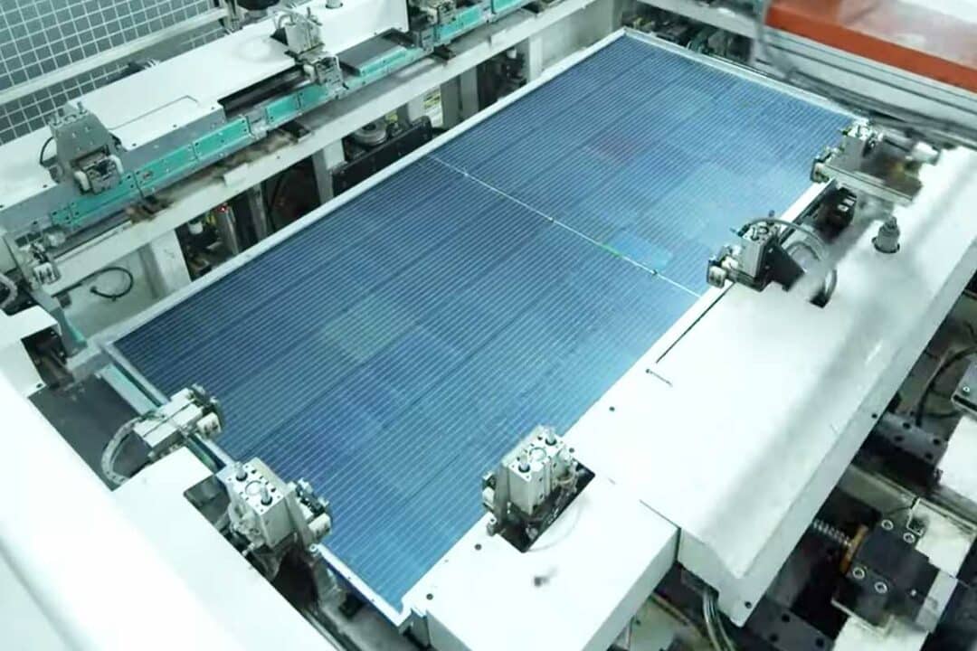 Fabrication de panneau solaire.