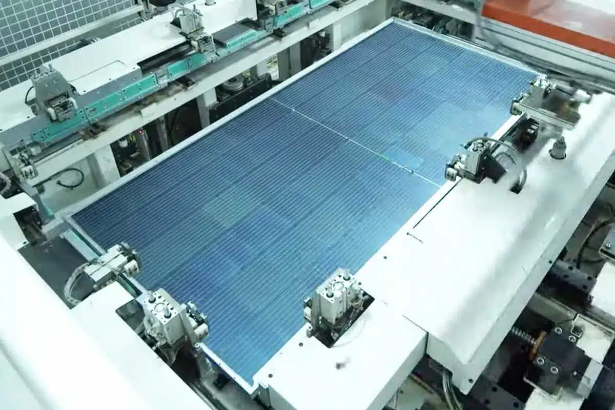 Fabrication de panneau solaire.