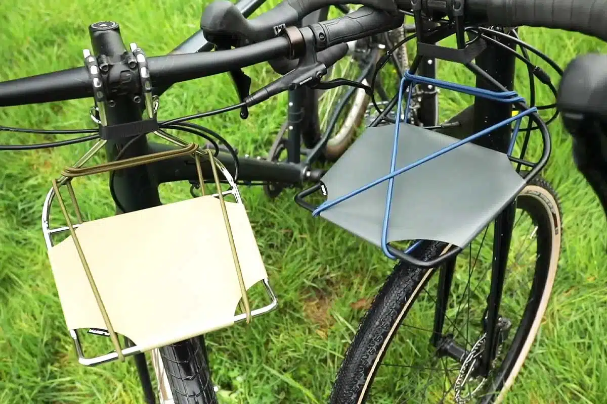 Le porte-bagage CargoMate sur deux vélos.
