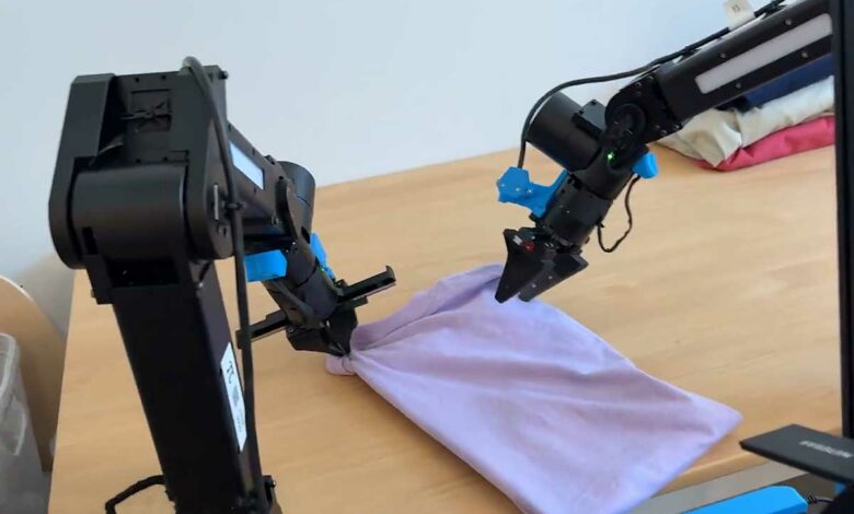 Un robot capable de plier le linge.