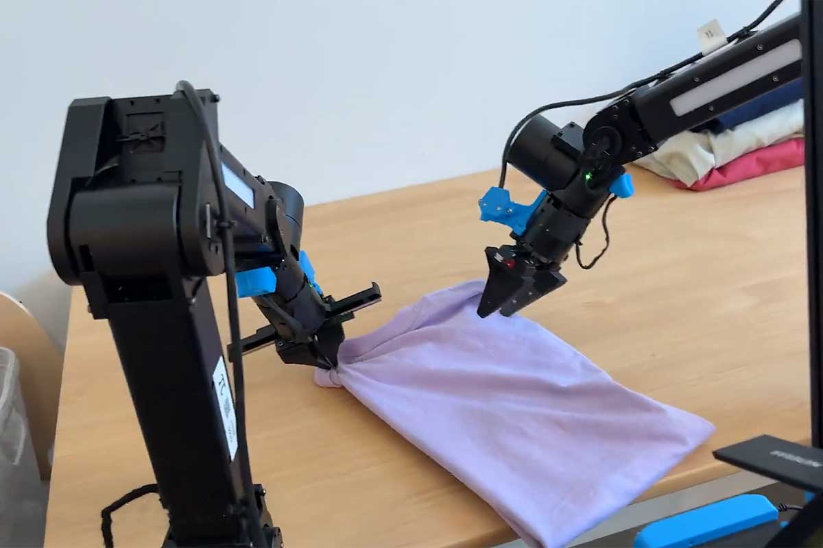 Un robot capable de plier le linge.