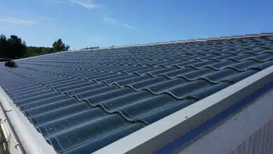 Hanergy propose des tuiles solaires ondulées.