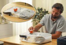 Un sac de compression pour diminuer le volume des vêtements.