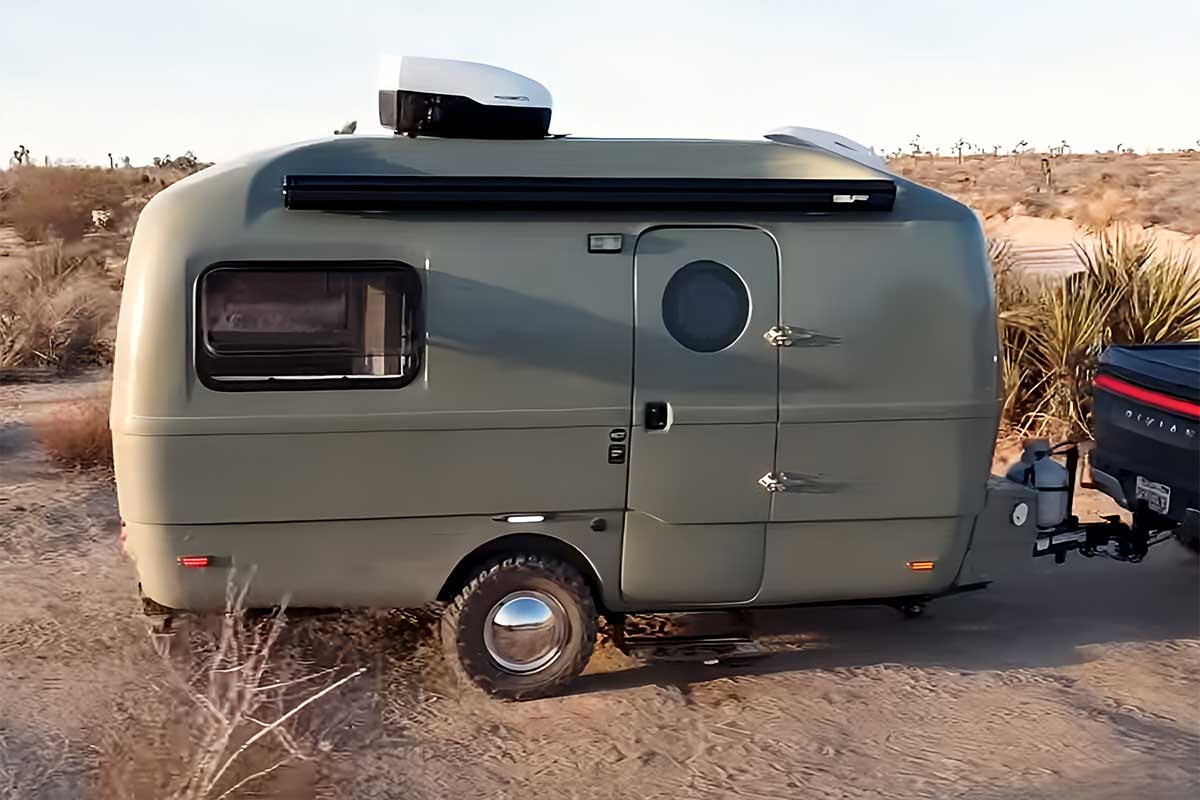 Une caravane au look rétro.