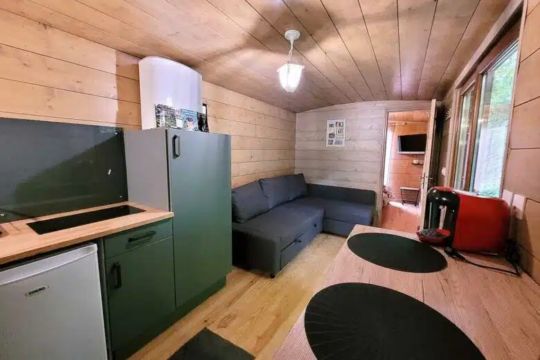 Aménagement intérieur du wagon restauré.