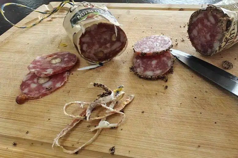 La peau du saucisson peut être fabriquée de différentes façons. Crédit photo : A. Bonazzi pour NeozOne