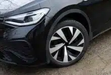 Est-ce qu'il faut des pneus spéciaux pour une voiture électrique ?
