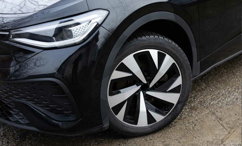 Est-ce qu'il faut des pneus spéciaux pour une voiture électrique ?