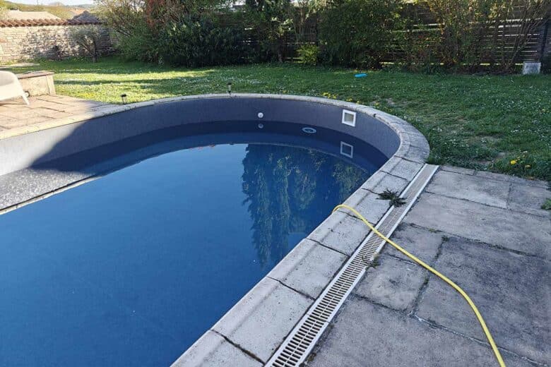 Remplissage de piscine.