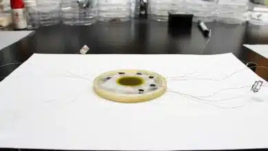 Un système de refroidissement électrocalorique.