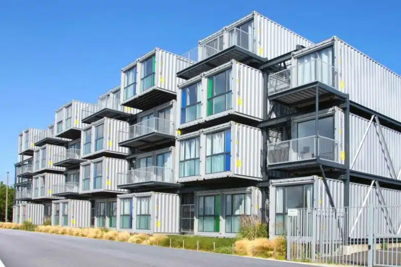 Des conteneurs maritimes transformés en résidence étudiante au Havre.