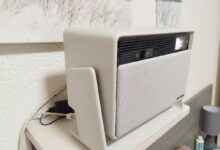 Utilisation à domicile du XGIMI Horizon S Pro, installé dans une chambre, parfait pour une expérience cinéma à la maison.