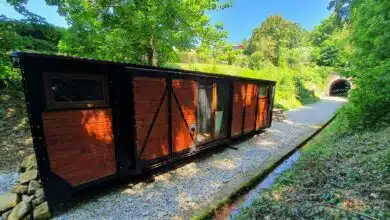 Un wagon restauré en tiny house.