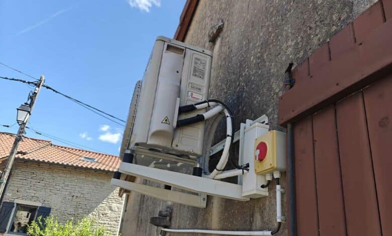 Une unité extérieure d'une climatisation.