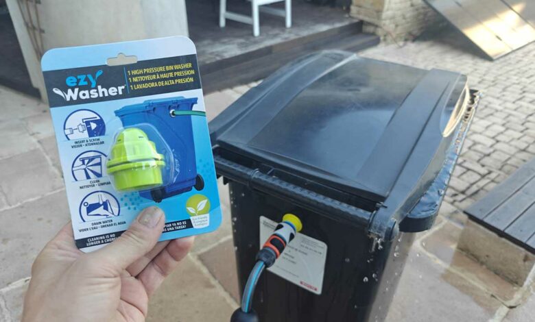 Une invention canadienne qui permet de nettoyer les poubelles sans les ouvrir .
