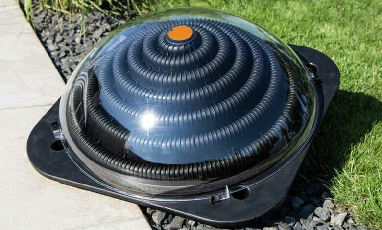 Un chauffe-eau solaire en forme de dôme pour votre piscine.
