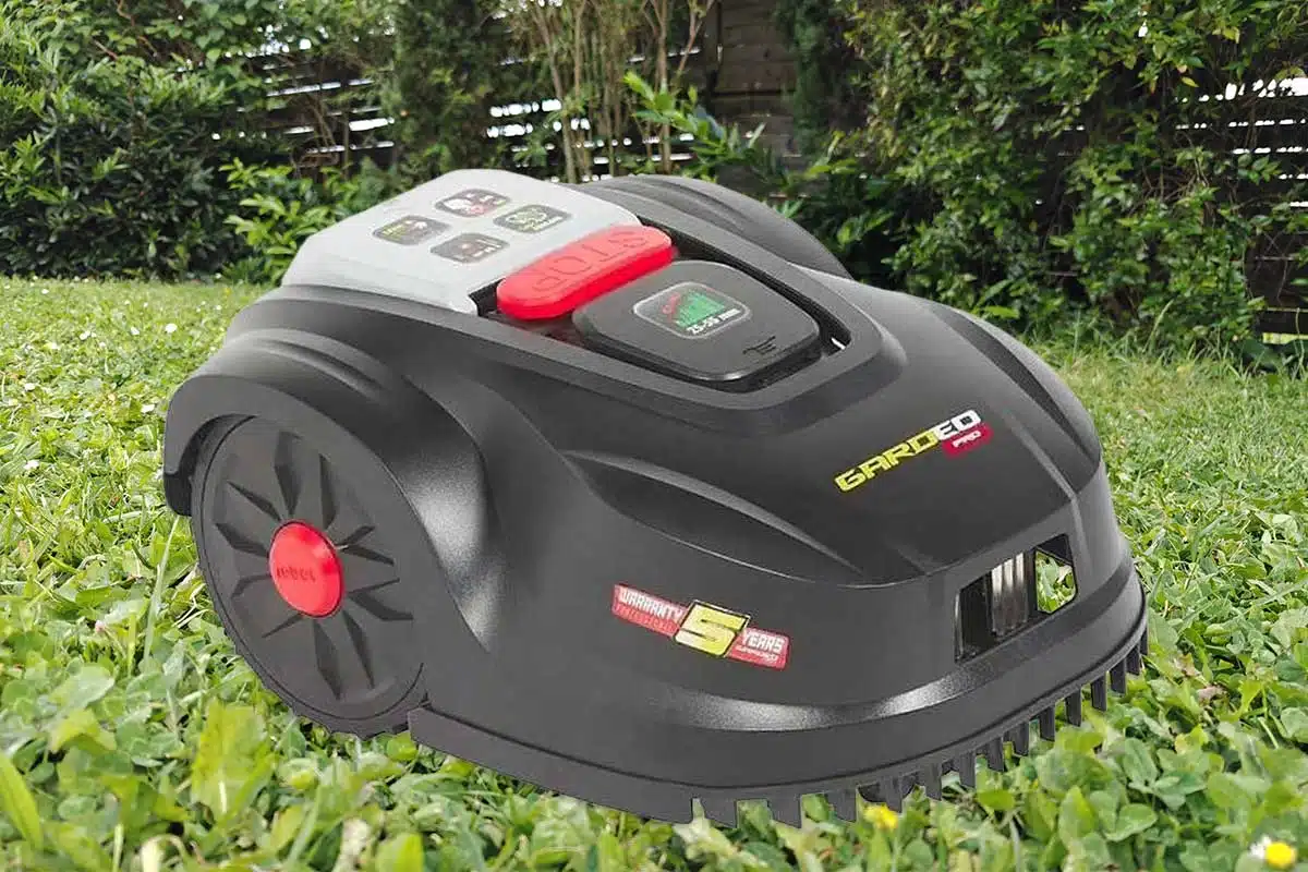 Un robot tondeuse à moins de 300 €.