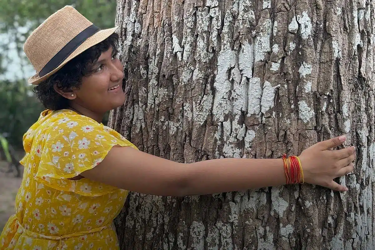 Cette jeune fille veut planter 10 millions d'arbres.