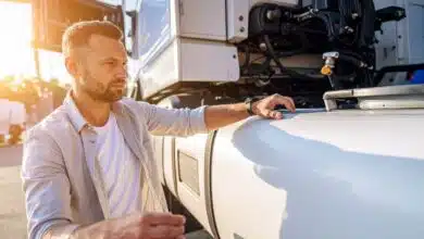 Il invente un bouchon de réservoir de carburant qui empêche le siphonnage.